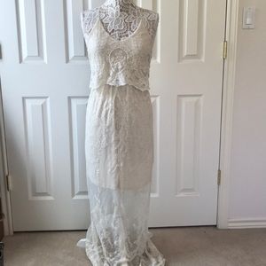 Beautiful white lace dress 💍